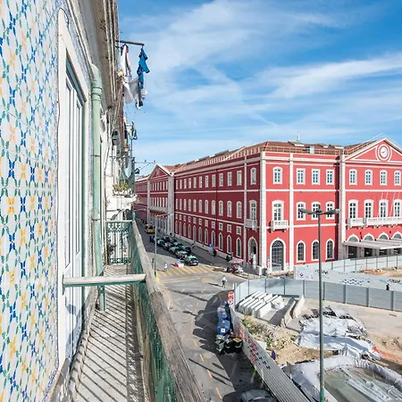 Very Sunny With Large Balcony 3rd Floor Appartement