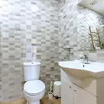 Very Sunny With Large Balcony 3rd Floor Апартаменти Лісабон