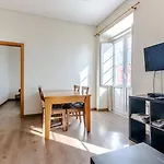 Апартаменти Very Sunny With Large Balcony 3rd Floor