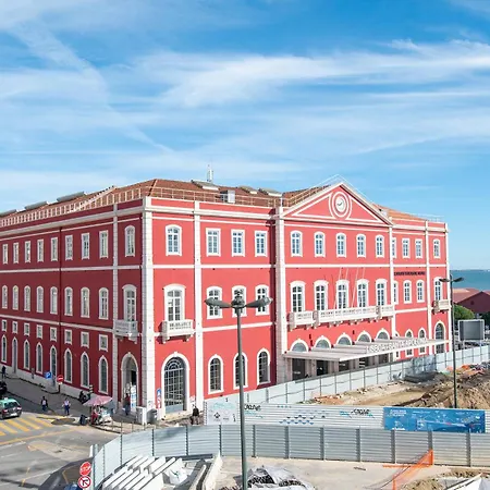 Very Sunny With Large Balcony 3rd Floor Apartment *